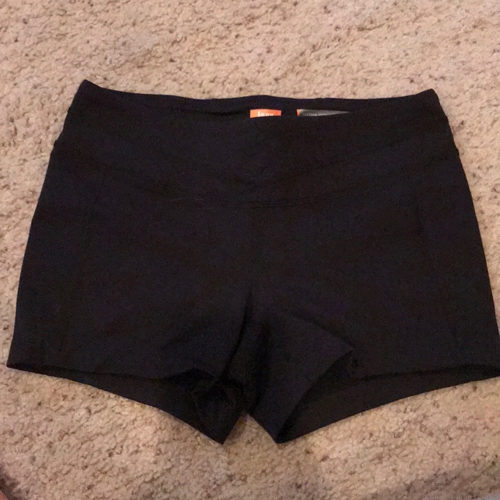 Lucy athletic short